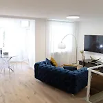 Apartment Exclusive Wohunung Direkt Am Rhein 1.5 Km Von Der Messe *