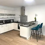 Exclusive Wohunung Direkt Am Rhein 1.5 Km Von Der Messe Apartment *