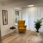 Exclusive Wohunung Direkt Am Rhein 1.5 Km Von Der Messe *
