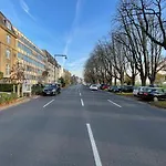 Exclusive Wohunung direkt am Rhein 1.5 km von der Messe