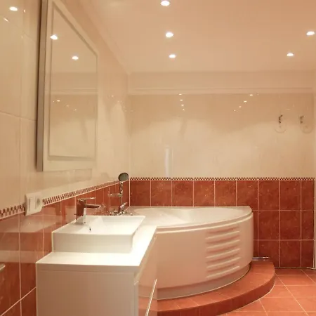 Exklusive 104 M2 Direkt Am Rhein 1 Km Von Der Messe Apartment *